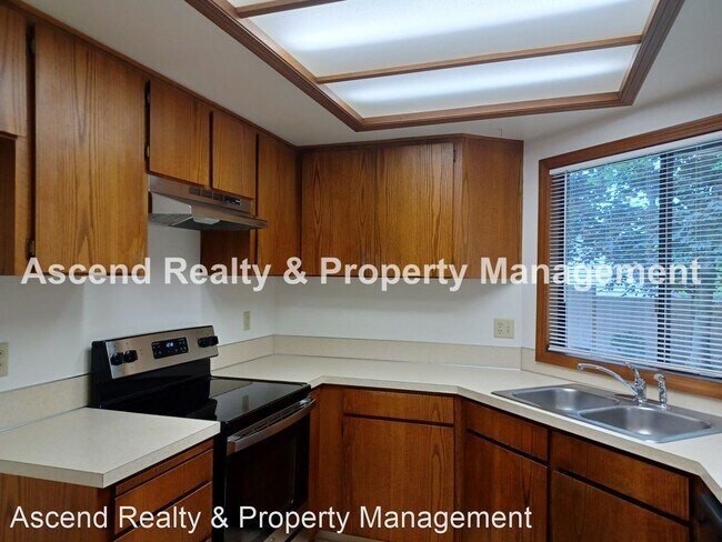 Building Photo - 3 br, 2 bath House - 10780 SW Summer Lake Dr
