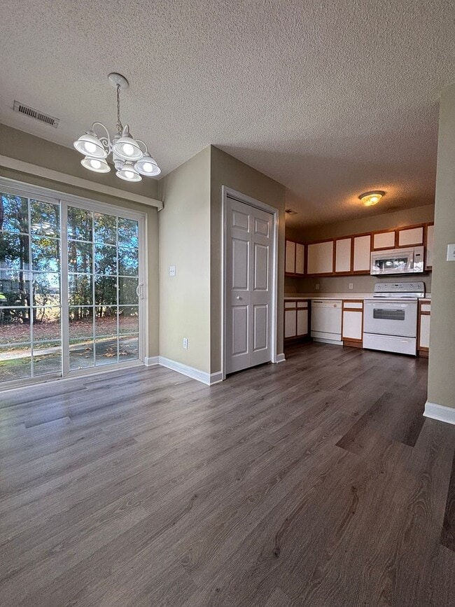 Building Photo - A Treasure in Pirates Cove