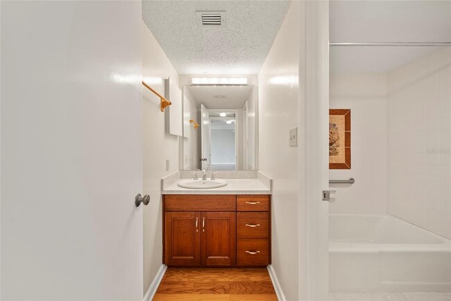 Building Photo - 2611 Bayshore Blvd