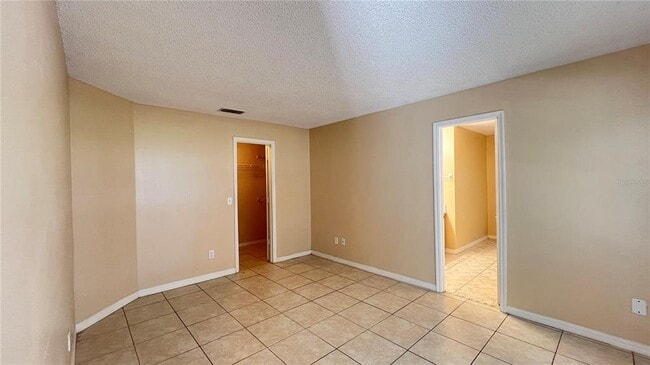 Building Photo - 1547 Oak Hill Trail