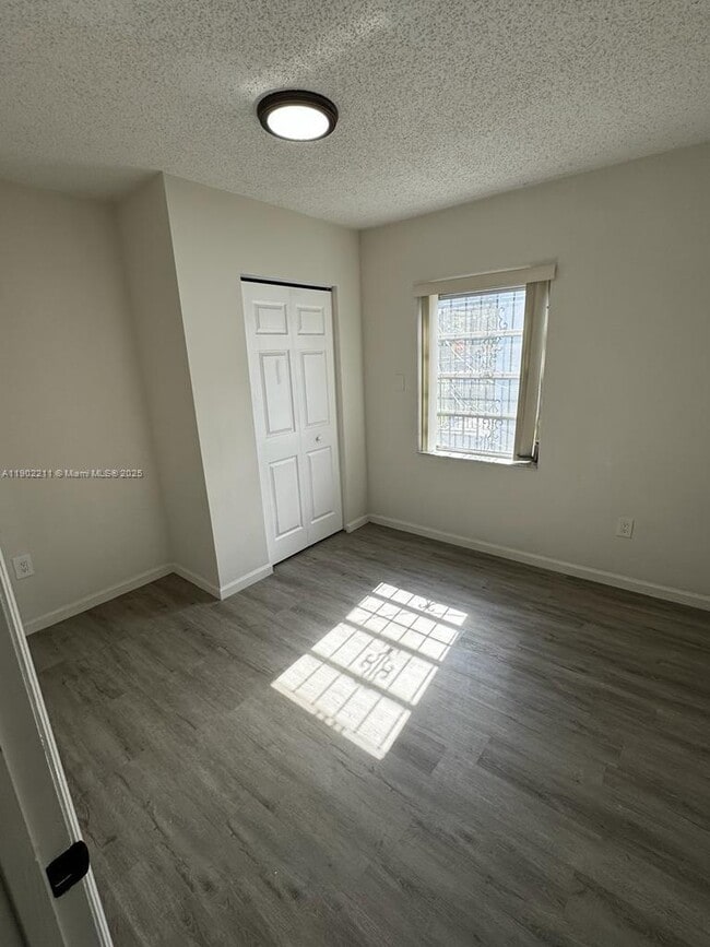 Building Photo - 2734 SW 30th Ct