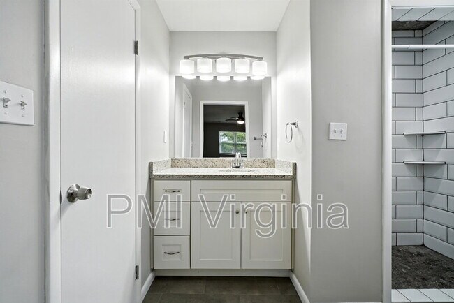 Building Photo - 5081 Holly Farms Dr