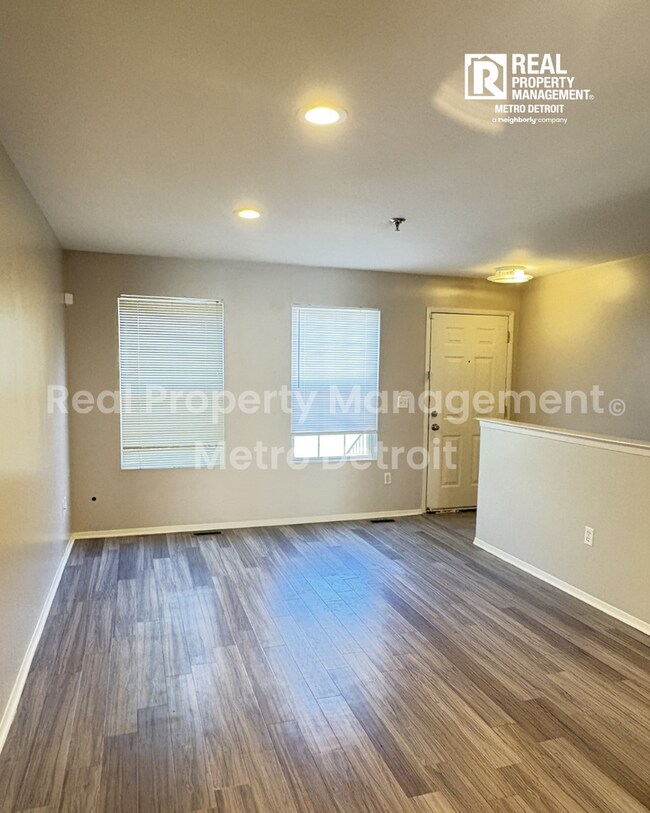 Building Photo - COZY CONDO LIVING