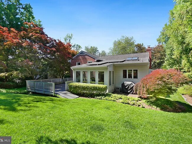 Building Photo - 6307 Blackwood Rd