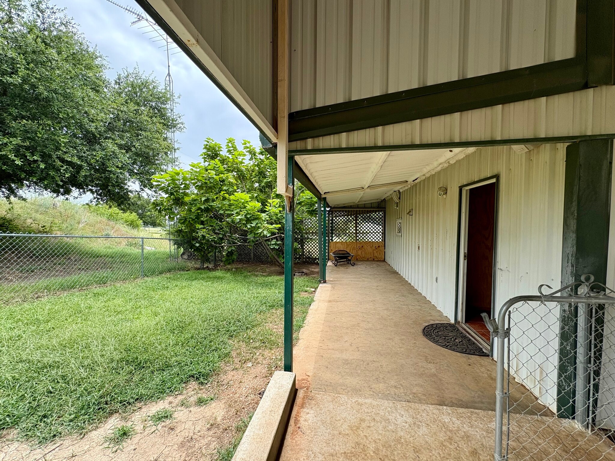 Building Photo - 3166 S FM 730