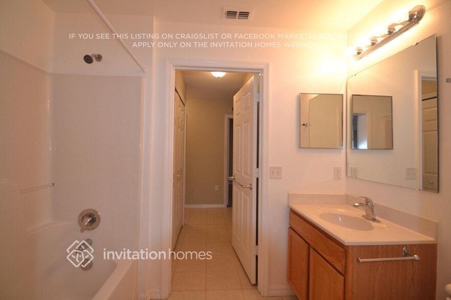 Building Photo - 6020 Kaley Dr
