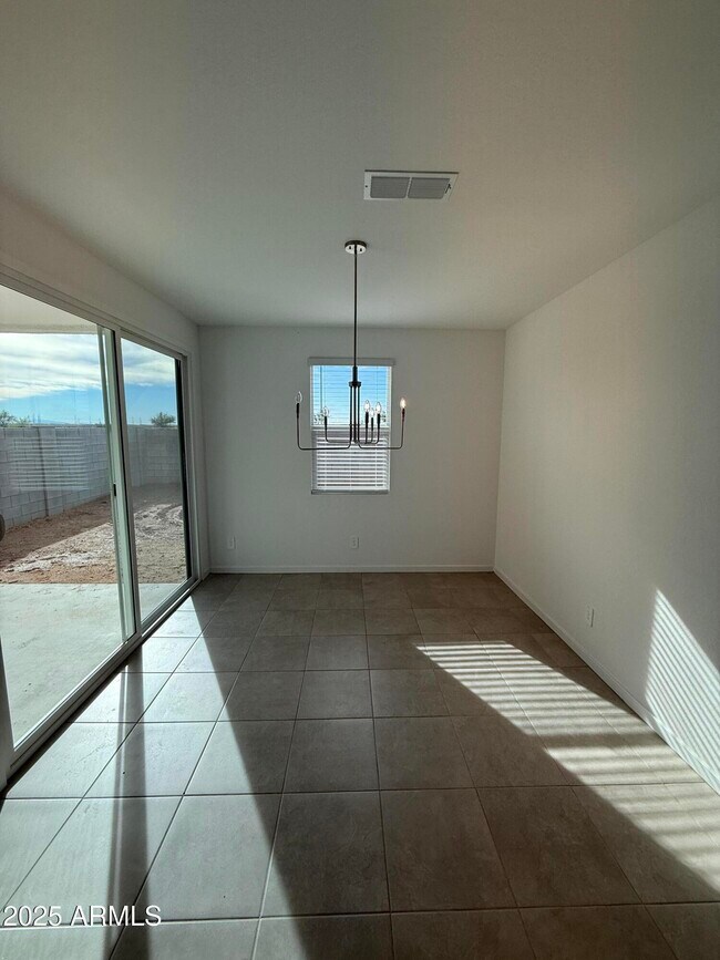 Building Photo - 7433 E Cozy Cottage Ln