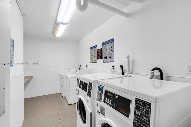 Building Photo - 5401 Collins Ave