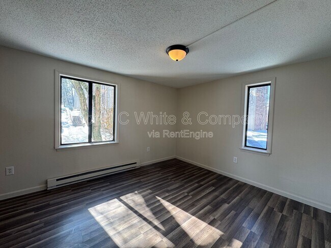 Building Photo - 195 Burgundy Hill Ln