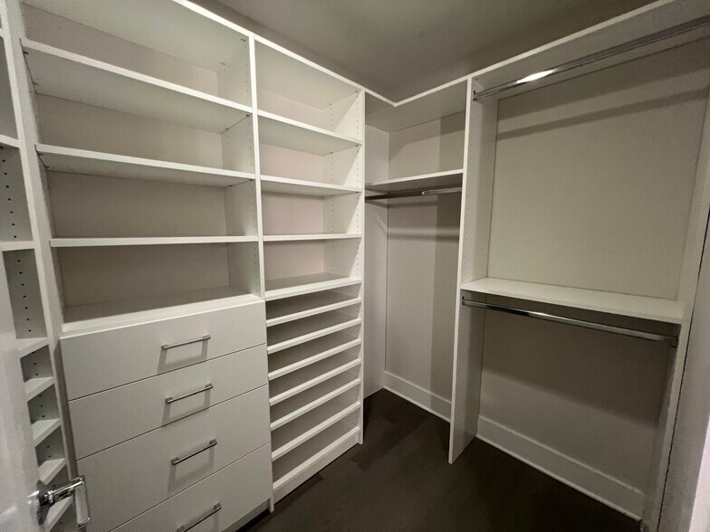 Walk-in closet - 4960 Fairmont Ave