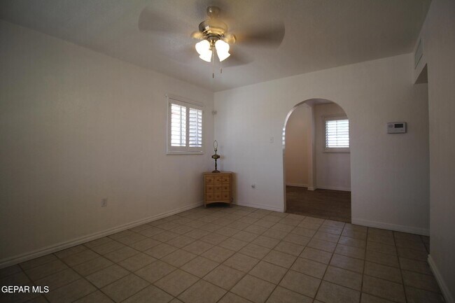 Building Photo - 2529 Jackson Ave