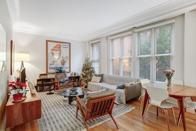 Building Photo - 1323 Clifton St NW