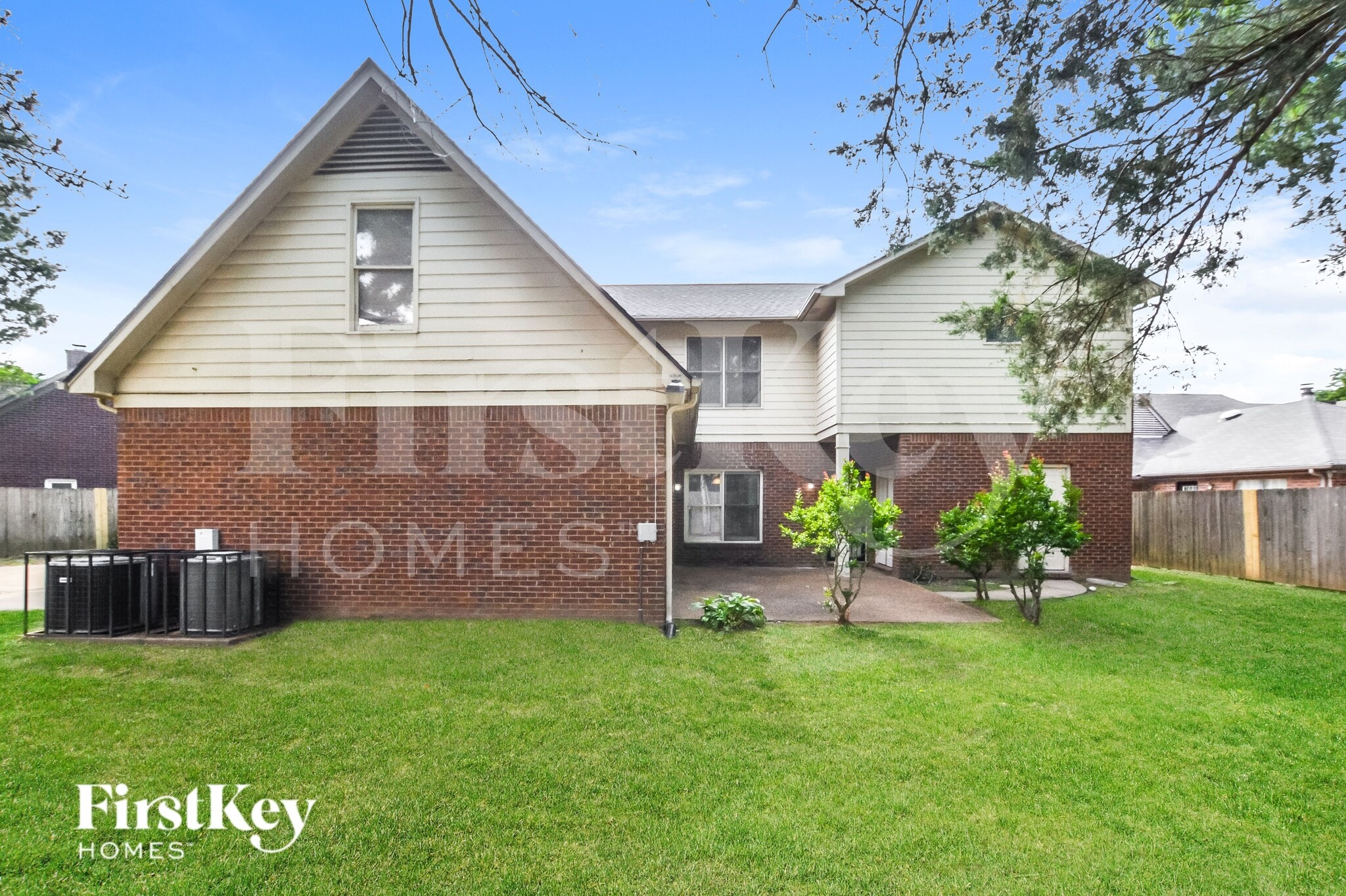 Building Photo - 5198 Tudor Ct