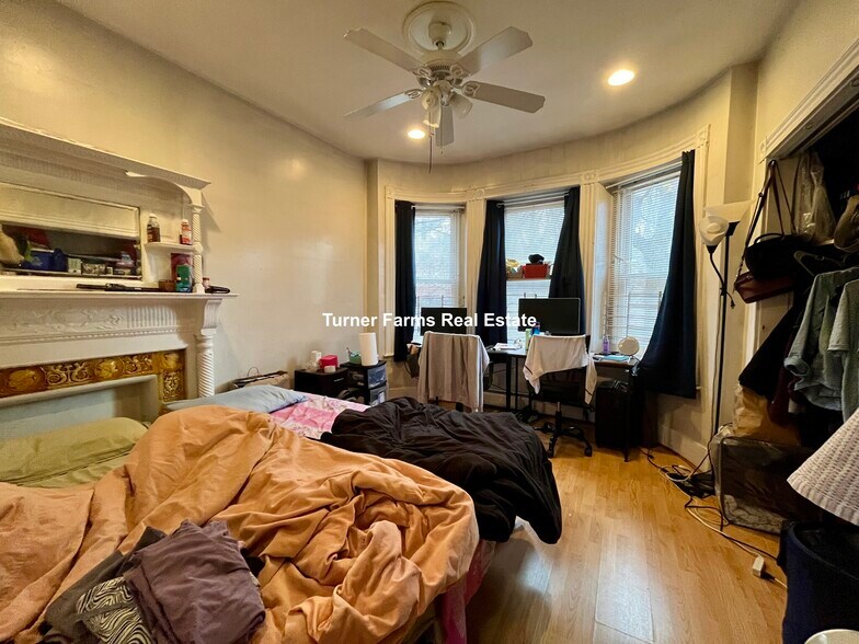 Building Photo - 129 Cedar St