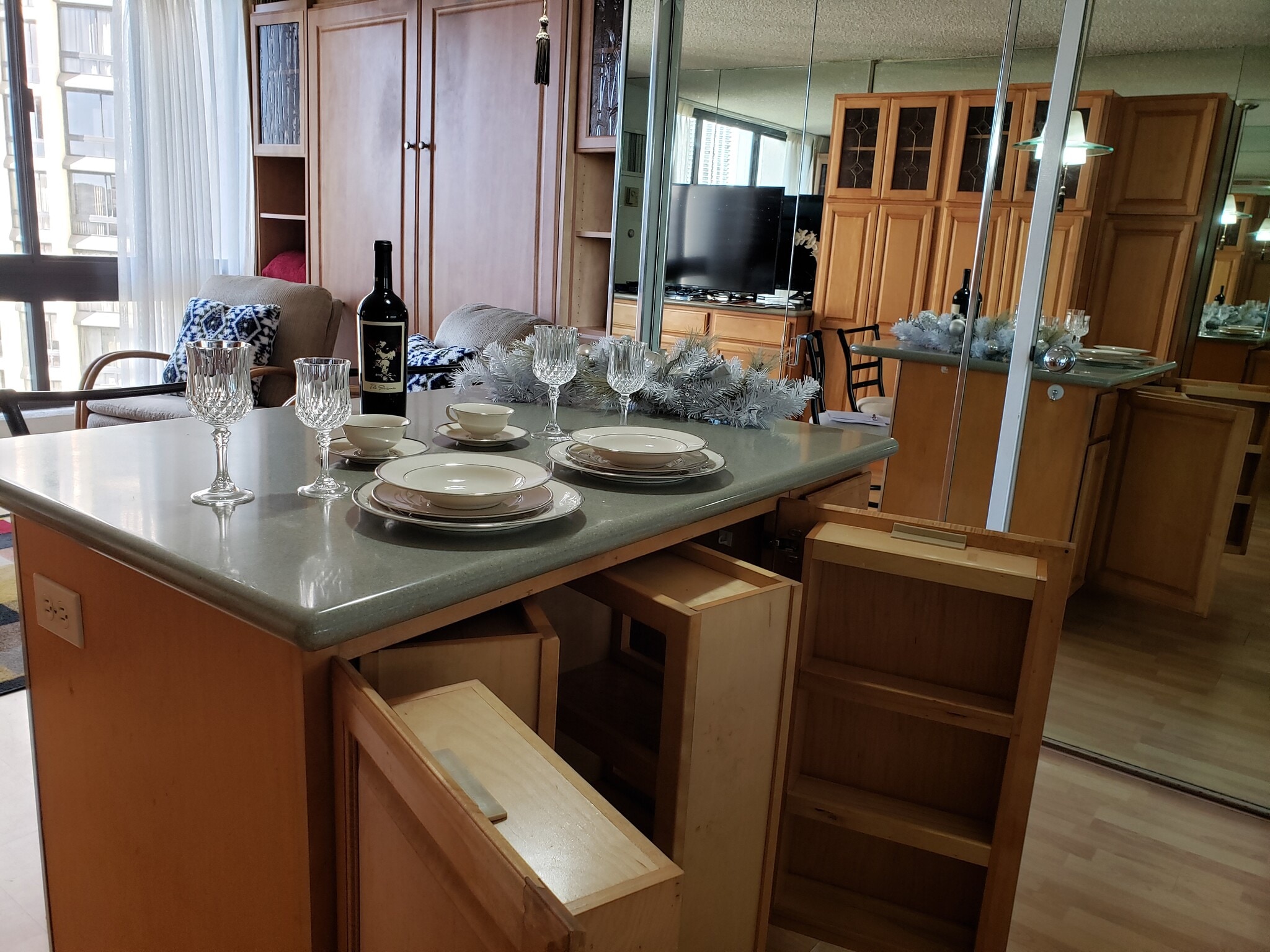 Holiday look of island with place settings - 300 Wai Nani Way