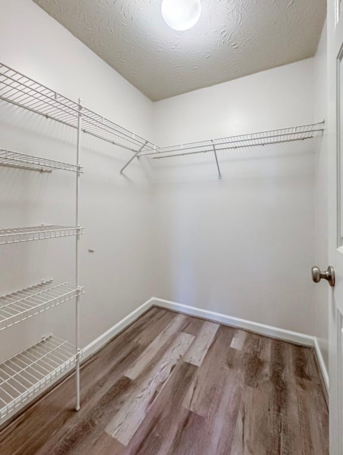 Building Photo - 648 Friars Ln