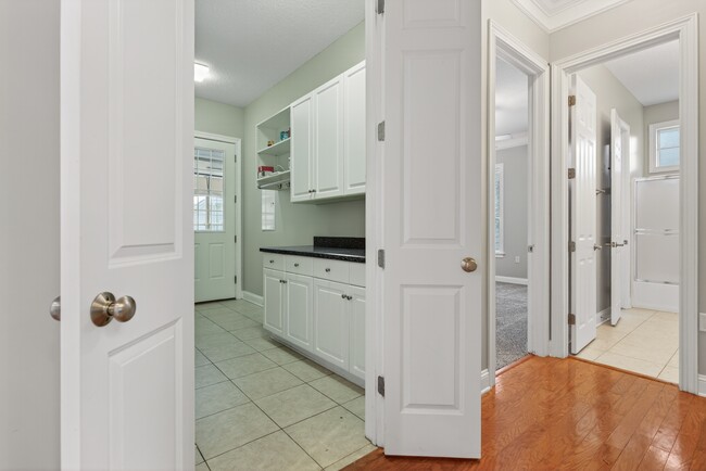Building Photo - 2580 Heather Oaks Ct