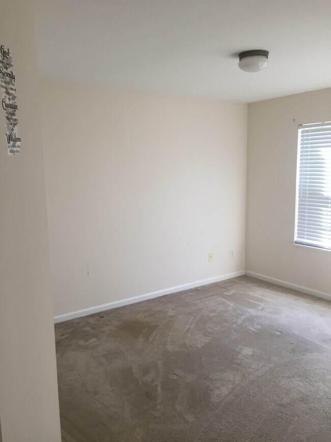 Building Photo - 3826 Yosemite Park Ln