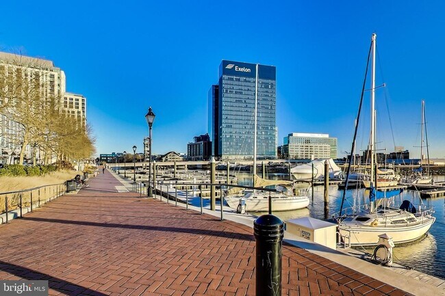 Building Photo - 717 President St