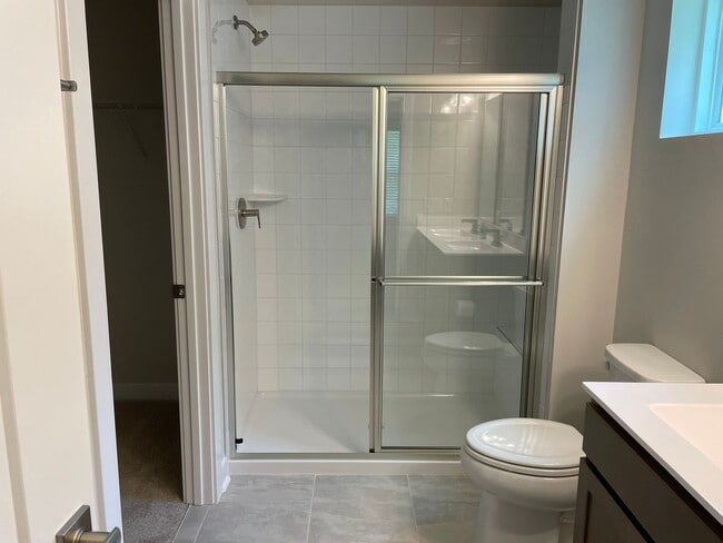 Building Photo - 3 Bedroom 2 Bathroom House In Hickman's Cr...