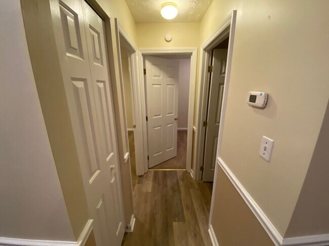 Building Photo - Wonderful 3 Bedroom Raleigh Ranch Home