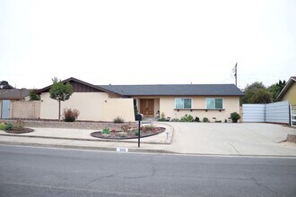 Building Photo - 586 Poppy Ln