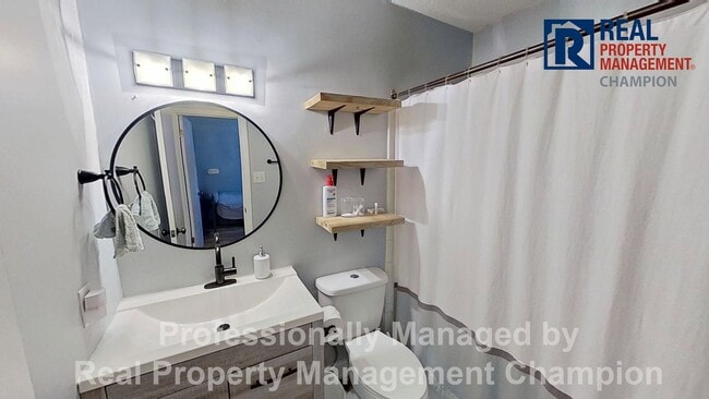 Building Photo - Adorable 3 BD/2 BA with Large Lot on Cul-de-Sac