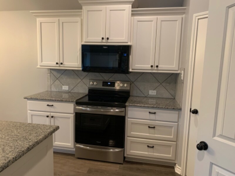 Building Photo - 151 Birdsong Ln