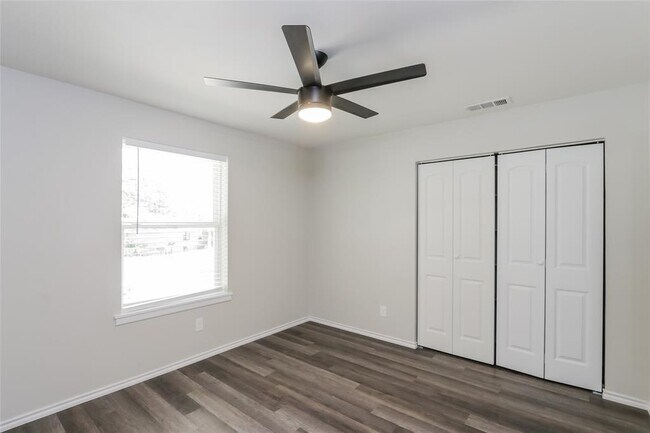 Building Photo - 3434 Silverwood Ln