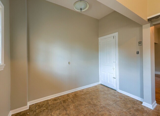 Building Photo - 2210 N 3rd St