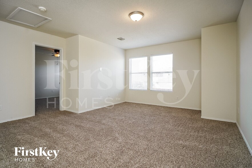 Building Photo - 1464 Greenbrook Dr