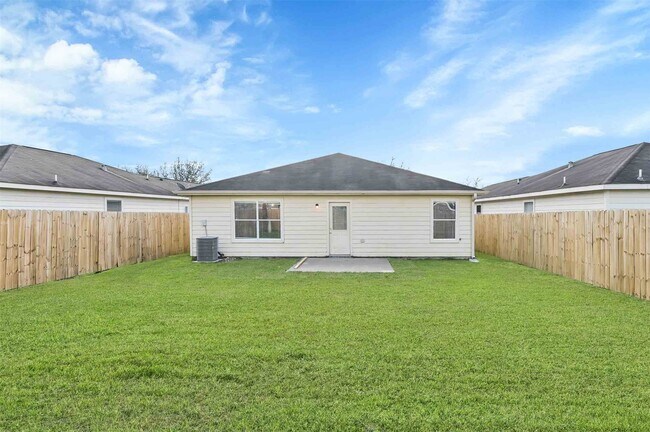 Building Photo - 4322 Medina River Loop