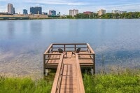 Building Photo - 320 Lakeview St