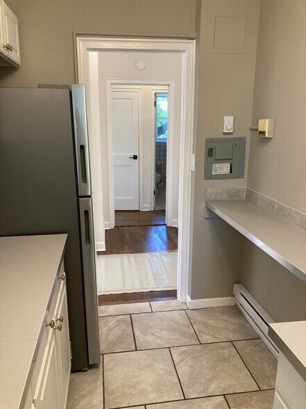 Building Photo - 100 Woodside Grn