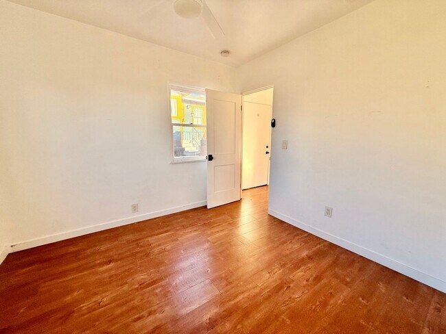 Building Photo - 1343 Quintero St