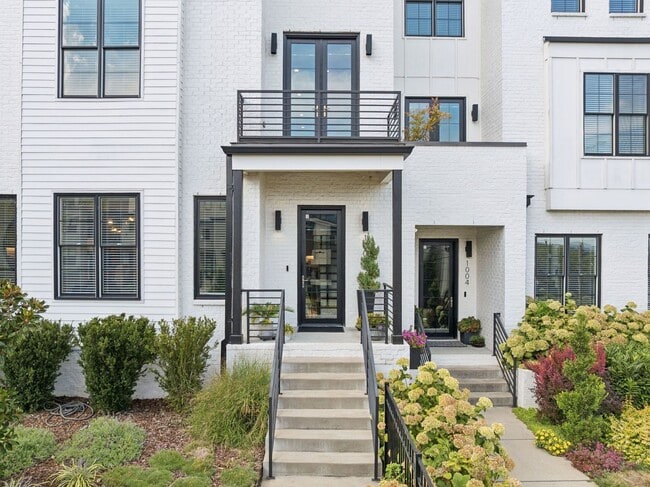 Building Photo - Experience elevated living in this beautifully crafted brick residence located in the heart of Ed...