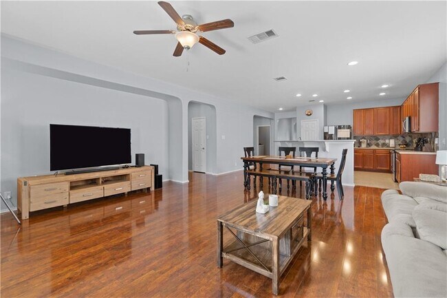 Building Photo - 554 Apricot Dr