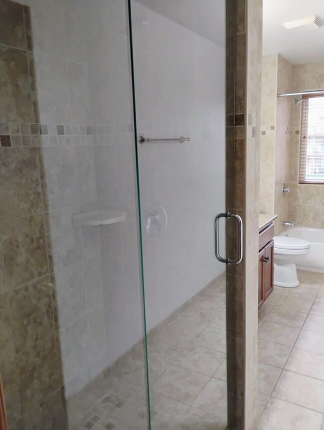 Building Photo - 397 Alles St