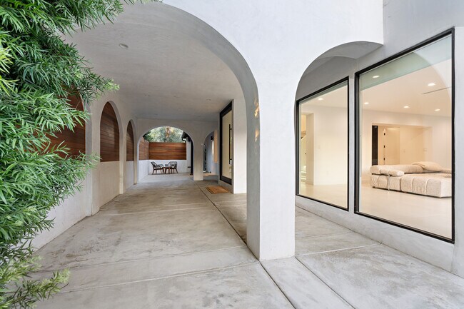 Building Photo - 201 Bedford Dr