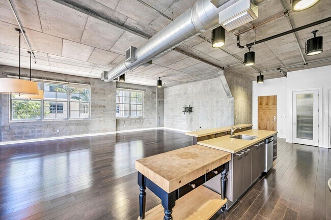 Building Photo - 411 NW 1st Ave