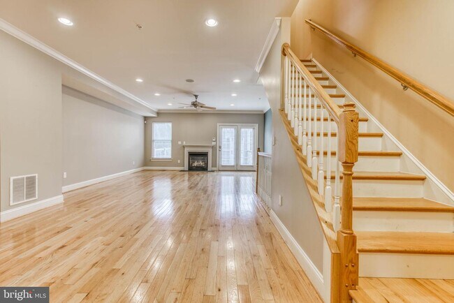 Building Photo - 1320 Race St