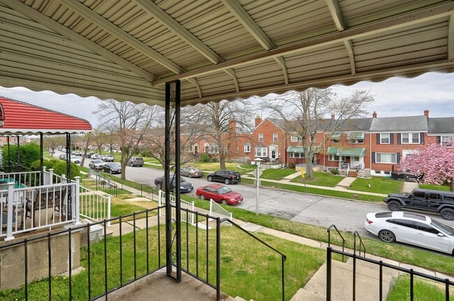 Building Photo - 3 Bedroom 2 Full Bath Row Home Minutes from Morgan State