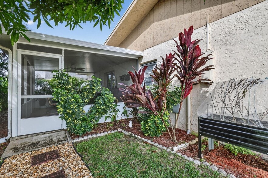 Building Photo - 6357 Overland Dr