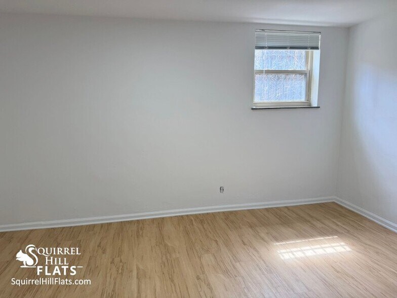 Building Photo - 5710 Phillips Ave