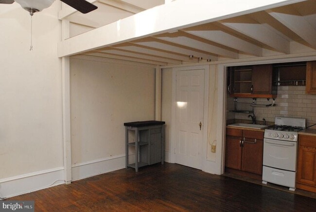 Building Photo - 2008 Spruce St