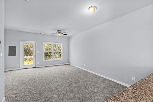 Building Photo - 132 Buckhorn Ave