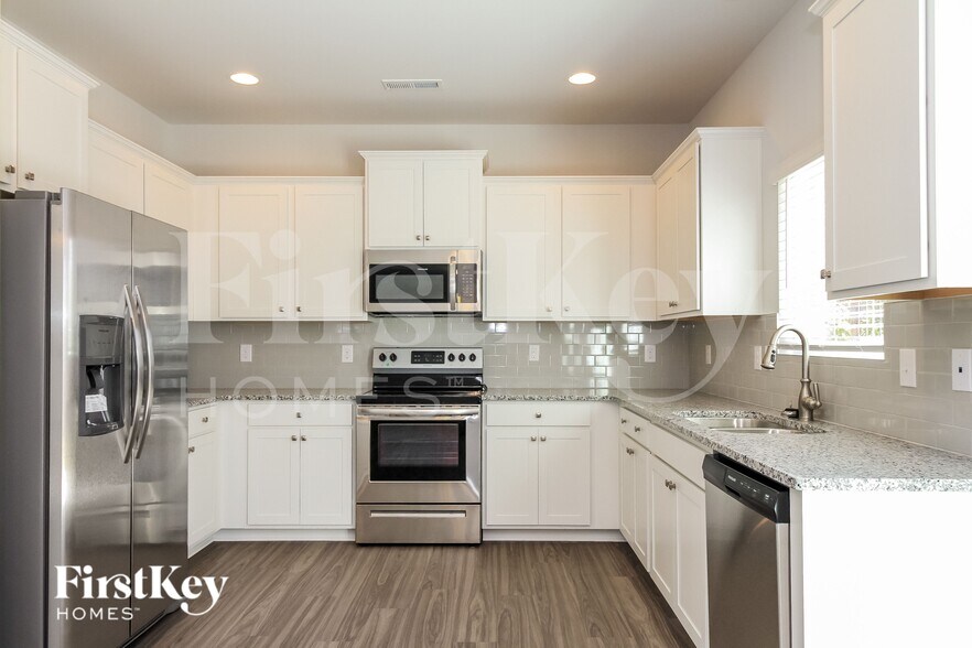 Building Photo - 6410 Beaver Pond Ct