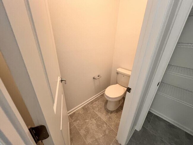 Building Photo - 6442 Pine Warbler Wy