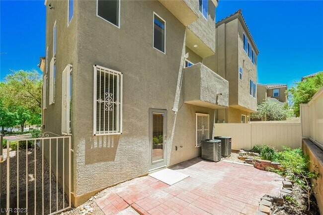 Building Photo - 10563 Longoria Garden St