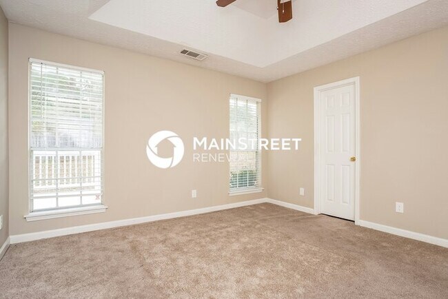 Building Photo - 3 Bedroom Pet-Friendly Home in Riverdale, GA with Main Street Renewal